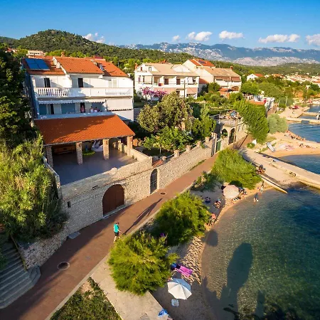 Anita 2 Rab Town